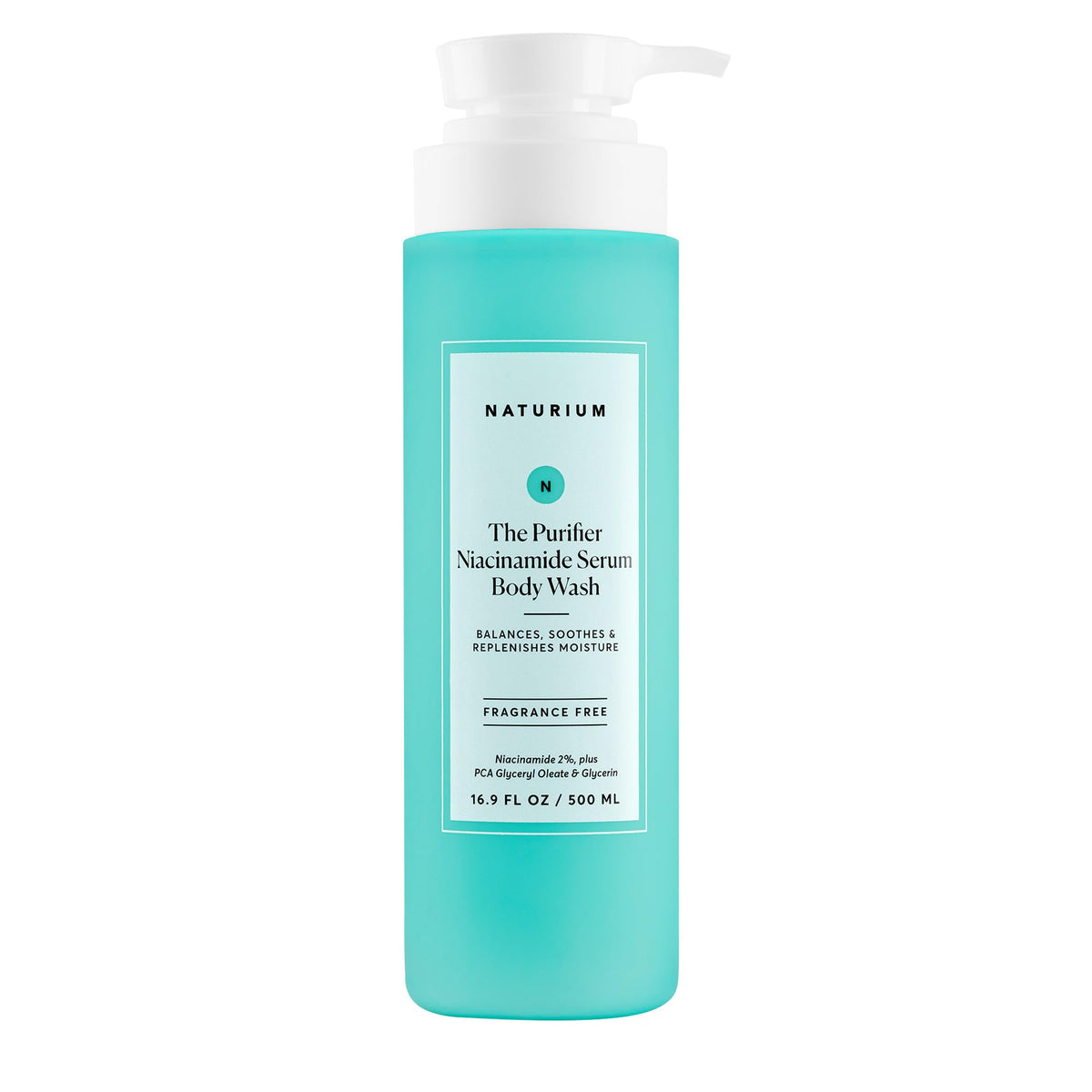 Naturium The Purifier Niacinamide Serum Body Wash vertiendo en botella para ducha suave
