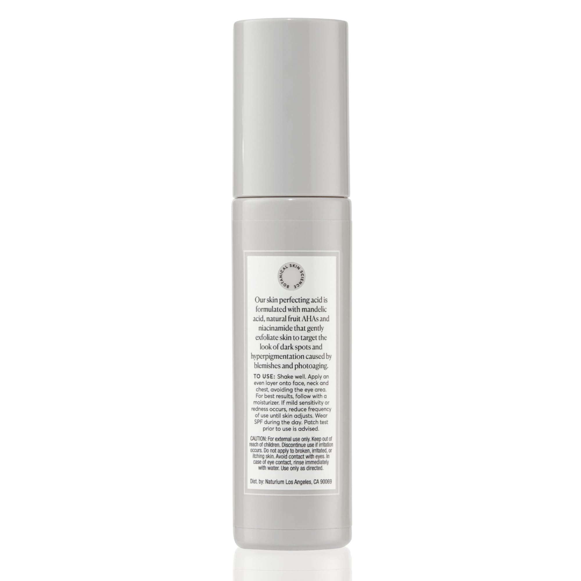 Naturium rutina diaria rostro: aplicarlo suavemente para un cuidado constante.
