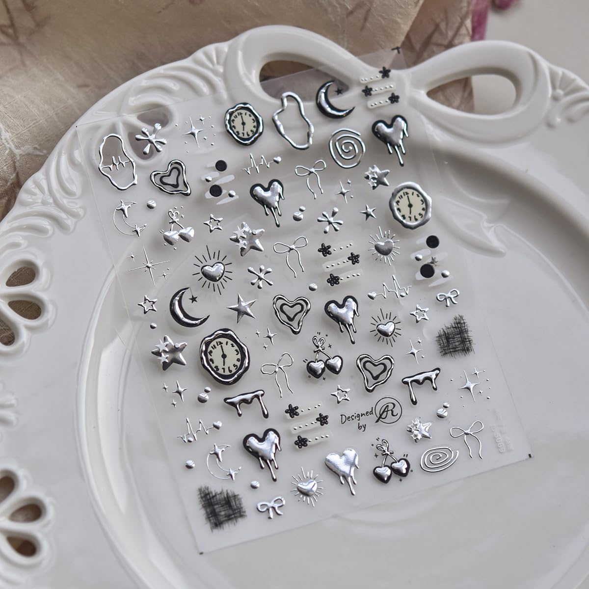 NBNTGH detalle metalico para uñas con acabado brillante
