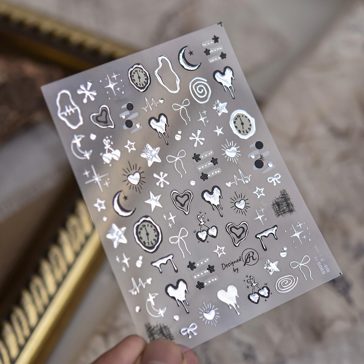 NBNTGH uso creativo en superficies como fundas y bolsos