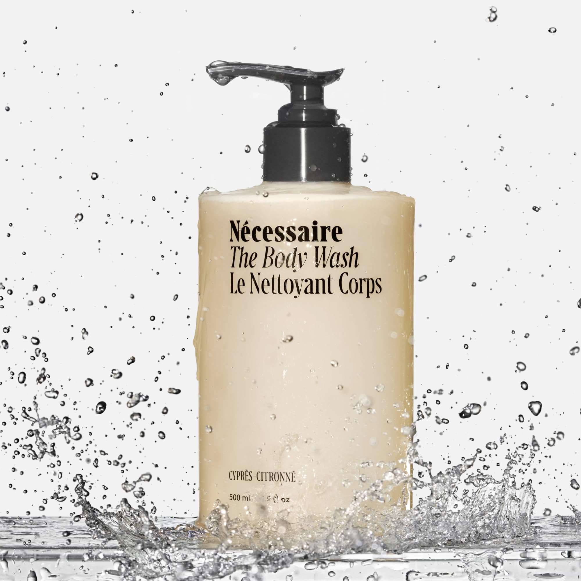 Close-up of Nécessaire ingredients: niacinamide and plant oils.