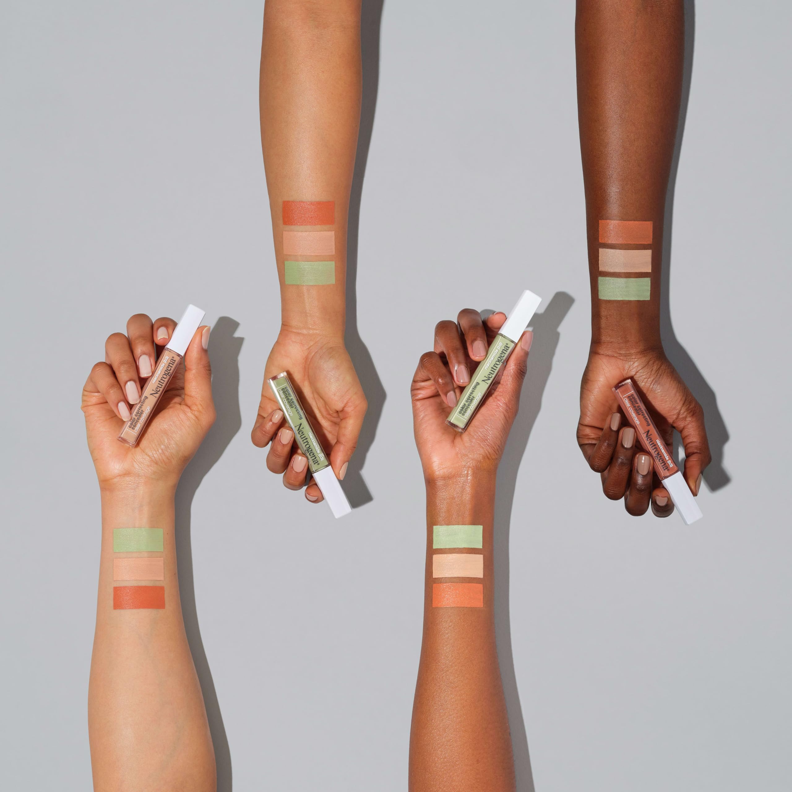 Aplicación precisa de Neutrogena concealer para unificar piel