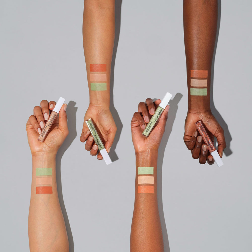 Aplicación precisa de Neutrogena concealer para unificar piel