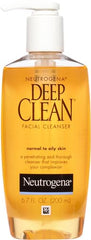 Neutrogena Deep Clean: aplicación en manos para lavar el rostro.