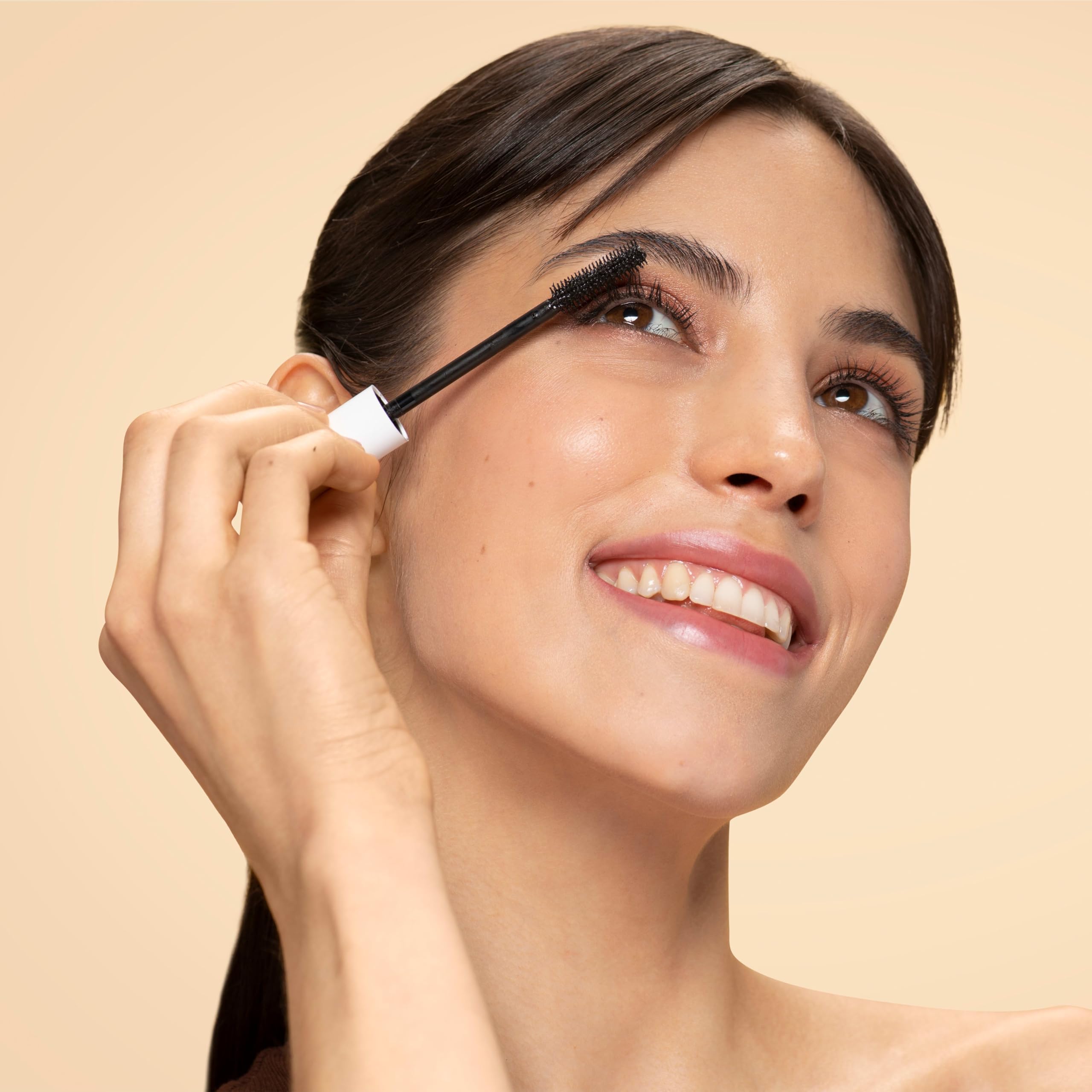 Neutrogena Mascara Definición Saludable, resistente a manchas y sin grumos.