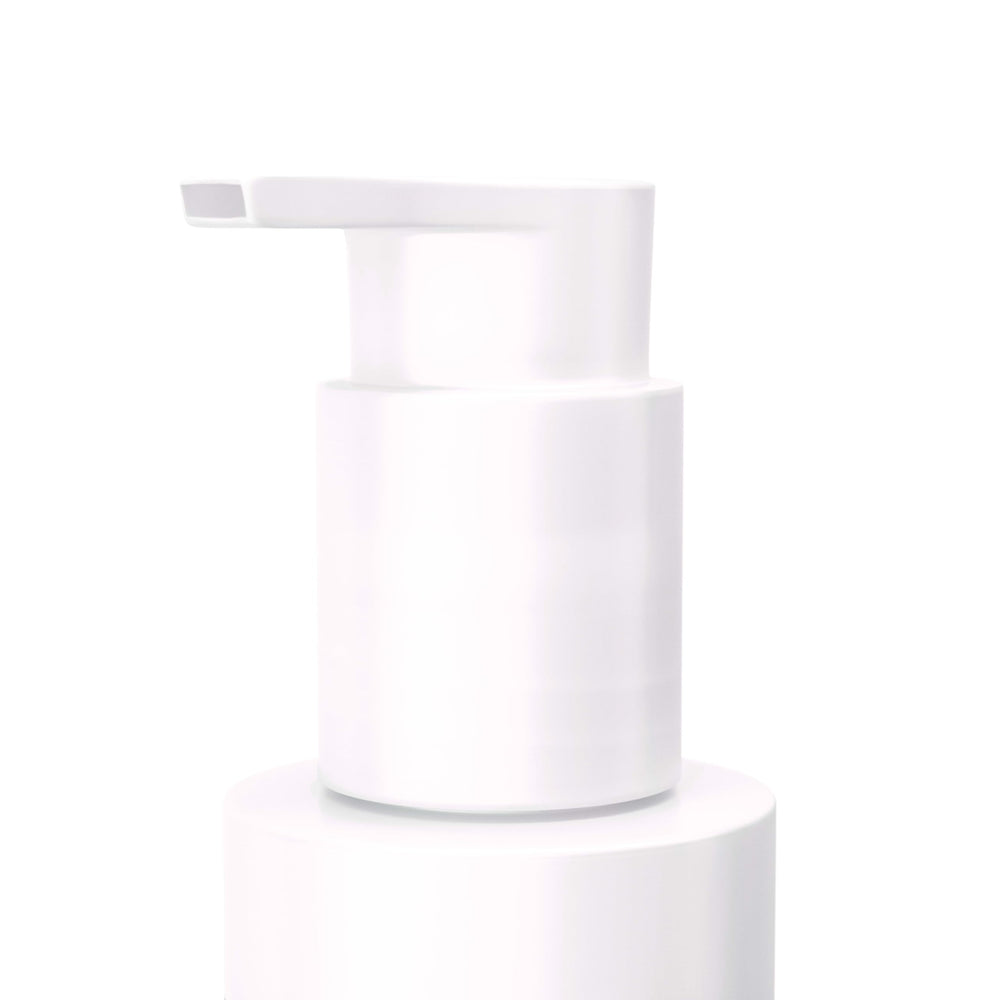 Neutrogena Desmaquillante en gel retirando maquillaje con disco de algodón