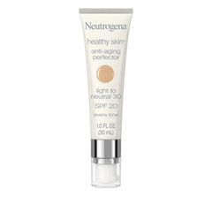 Neutrogena tratamiento retinol tintado en envase tubo para tono uniforme y piel suave.