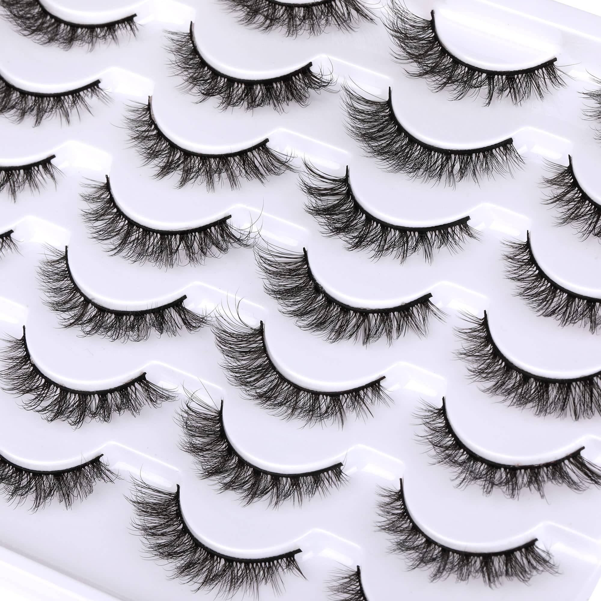 Newcally Cat Eye Lashes CD-curly wispy ends create natural volume.