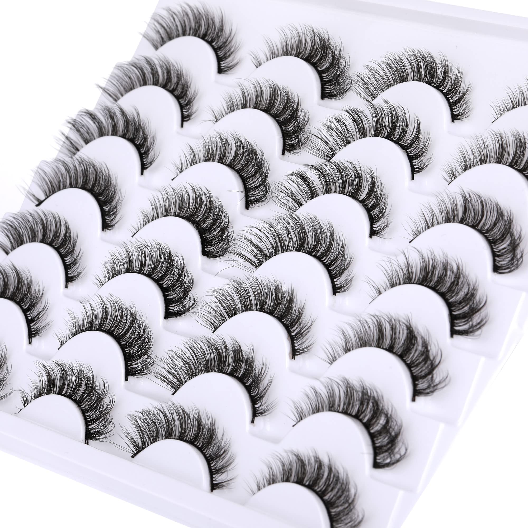 Newcally Cat Eye Lashes ideal for beginners and pros.