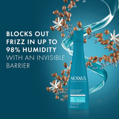Nexxus Ultralight Smooth Conditioner aplicación manos: masaje suave desde raíces hasta puntas.