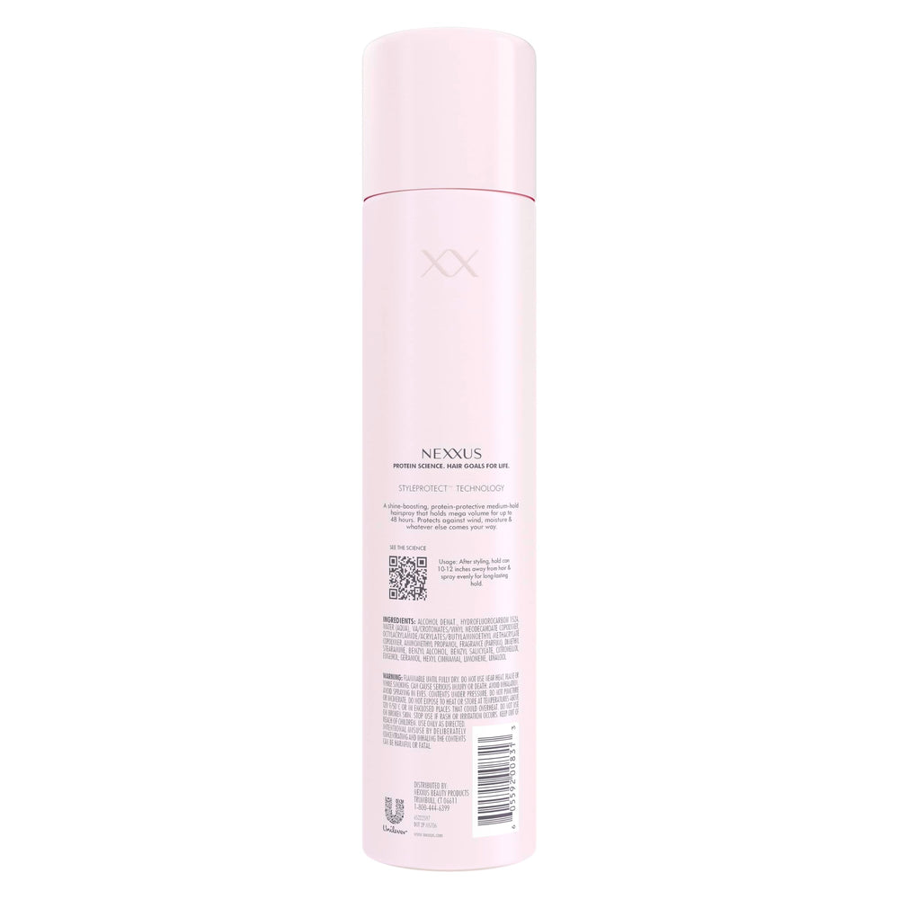 Nexxus XXL Volume: aplicación precisa del spray para fijar el estilo.