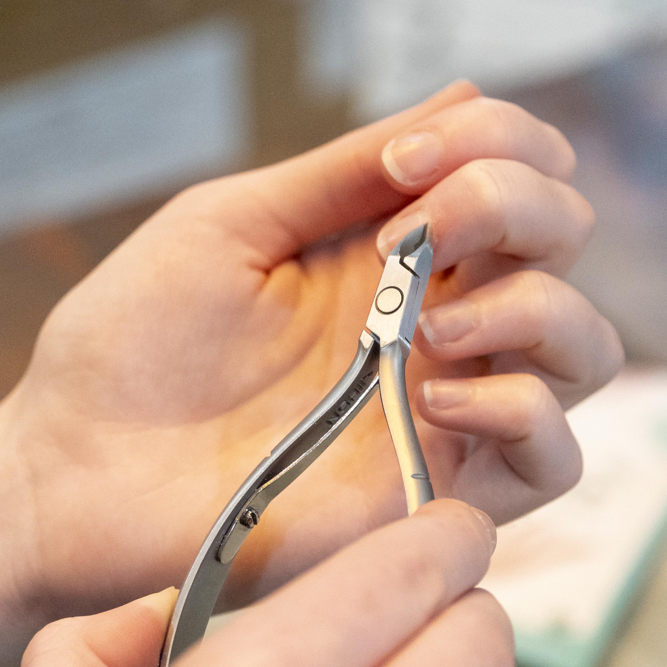 NGHIA Cuticle Nipper D-04 JAW 14 ergonomic handle in chrome finish