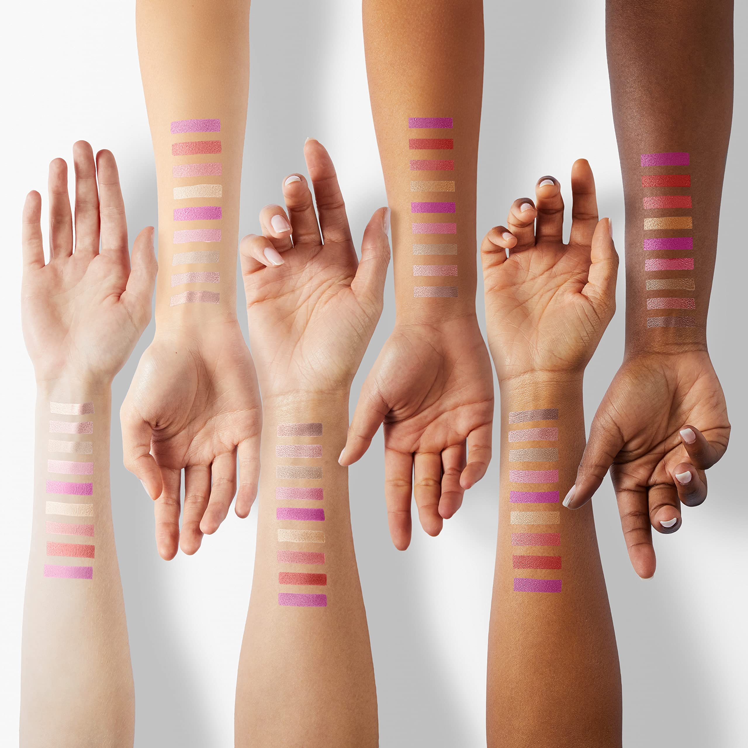Paleta de tonos con Nicole Miller brillo labial para personalizar tu look.