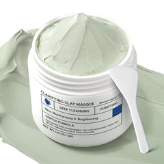 Ning Dermologie mascarilla con arcilla blanca aplicada en rostro para limpieza profunda