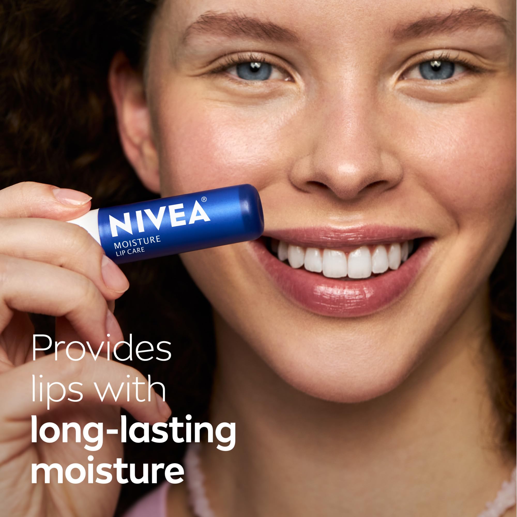 NIVEA 3 en 1: hidratación, reparación y nutrición de labios.