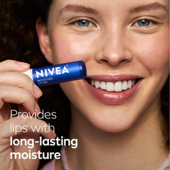 NIVEA 3 en 1: hidratación, reparación y nutrición de labios.