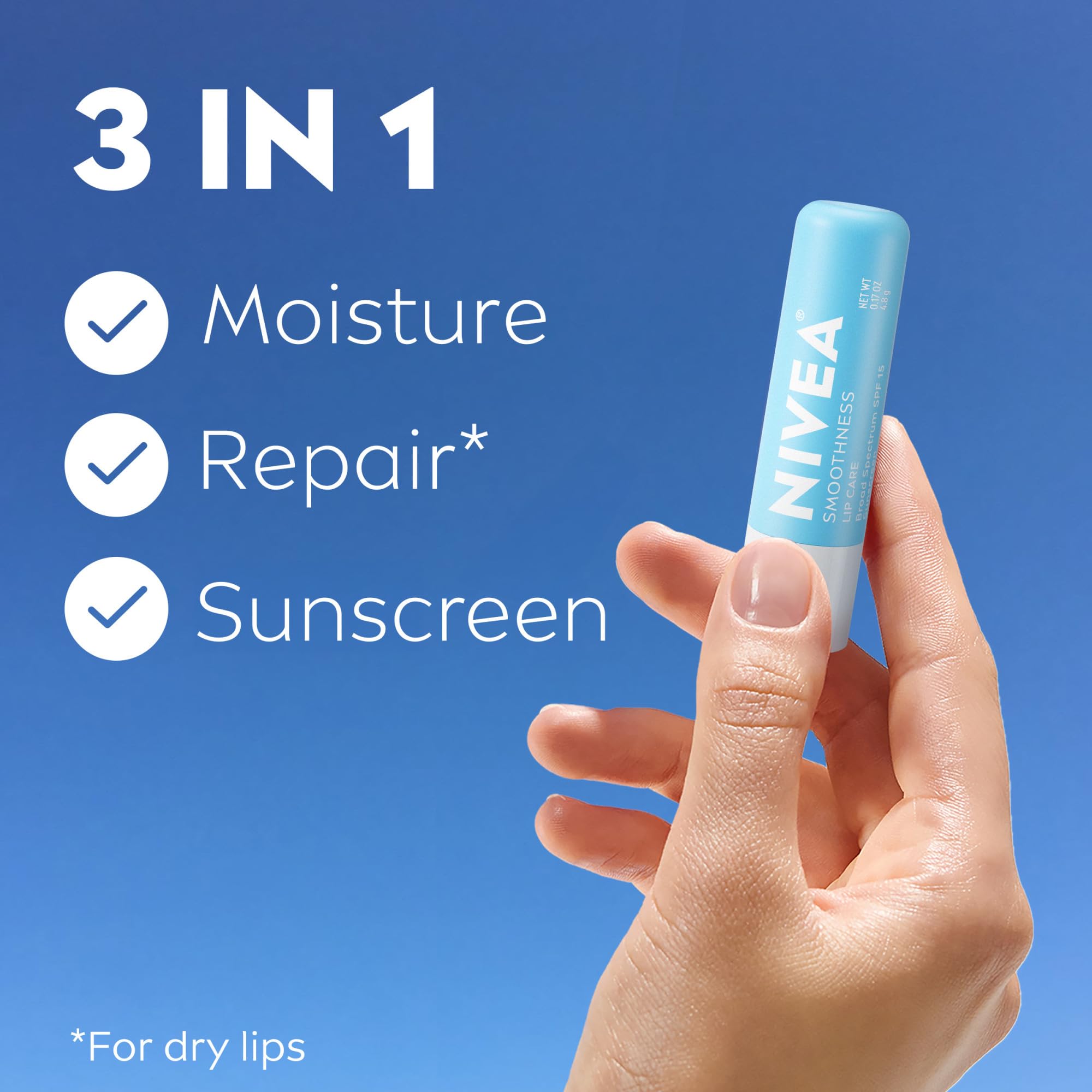 NIVEA balsamo labial nutritivo con aceites para labios sedosos.