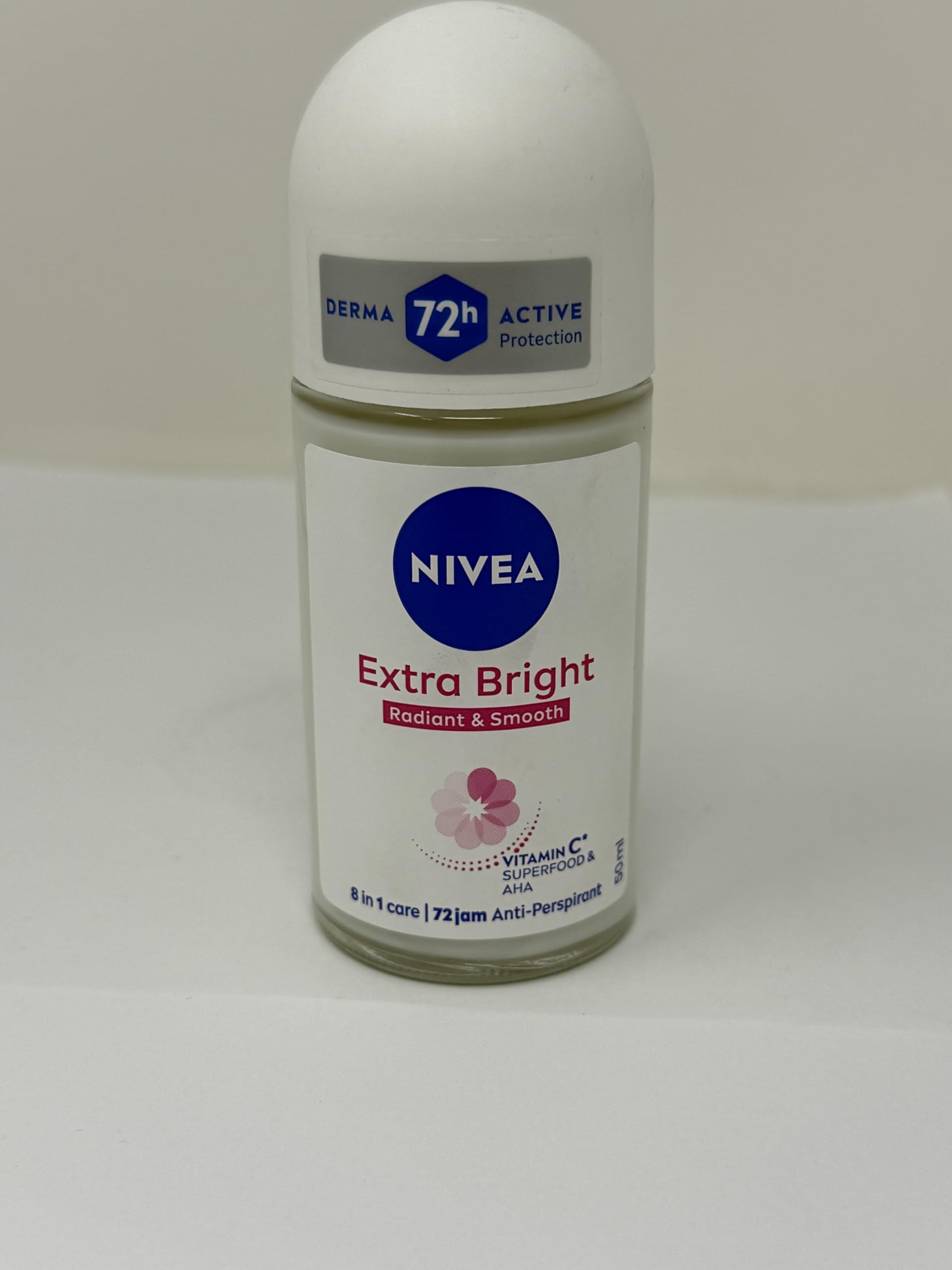 NIVEA Brillo Extra 50 ml, tamaño compacto para retoques.