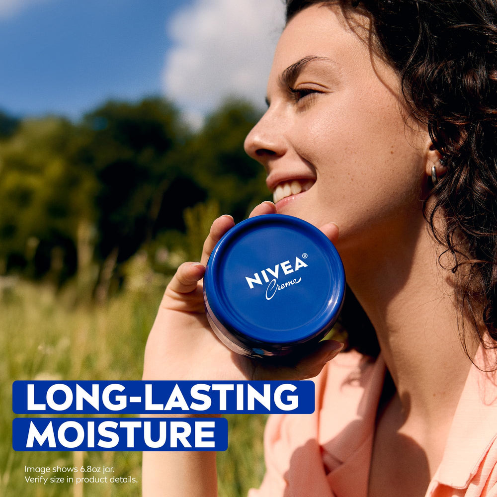 NIVEA Creme se absorbe rápido manteniendo la piel hidratada.