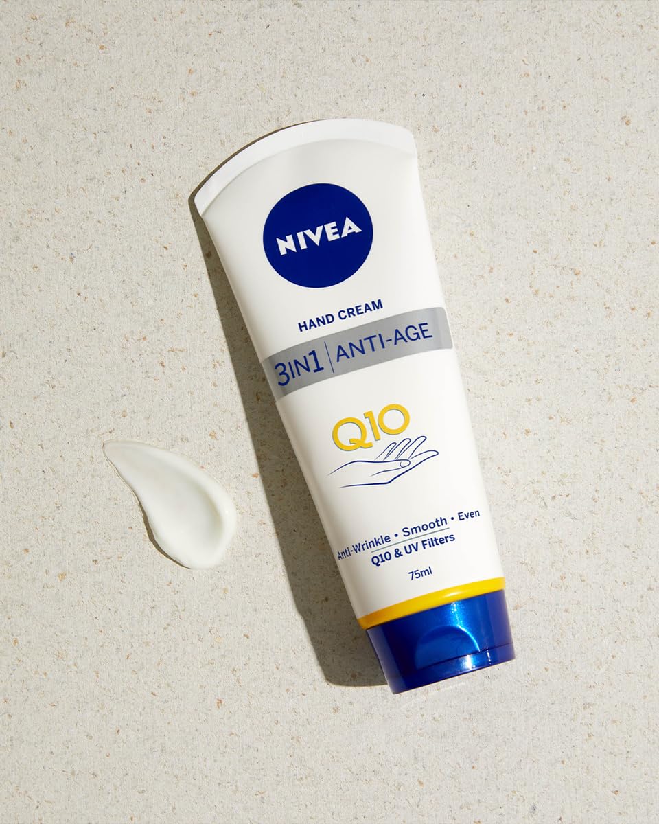 NIVEA crema de manos Q10 absorción rápida al aplicar, deja sensación agradable.