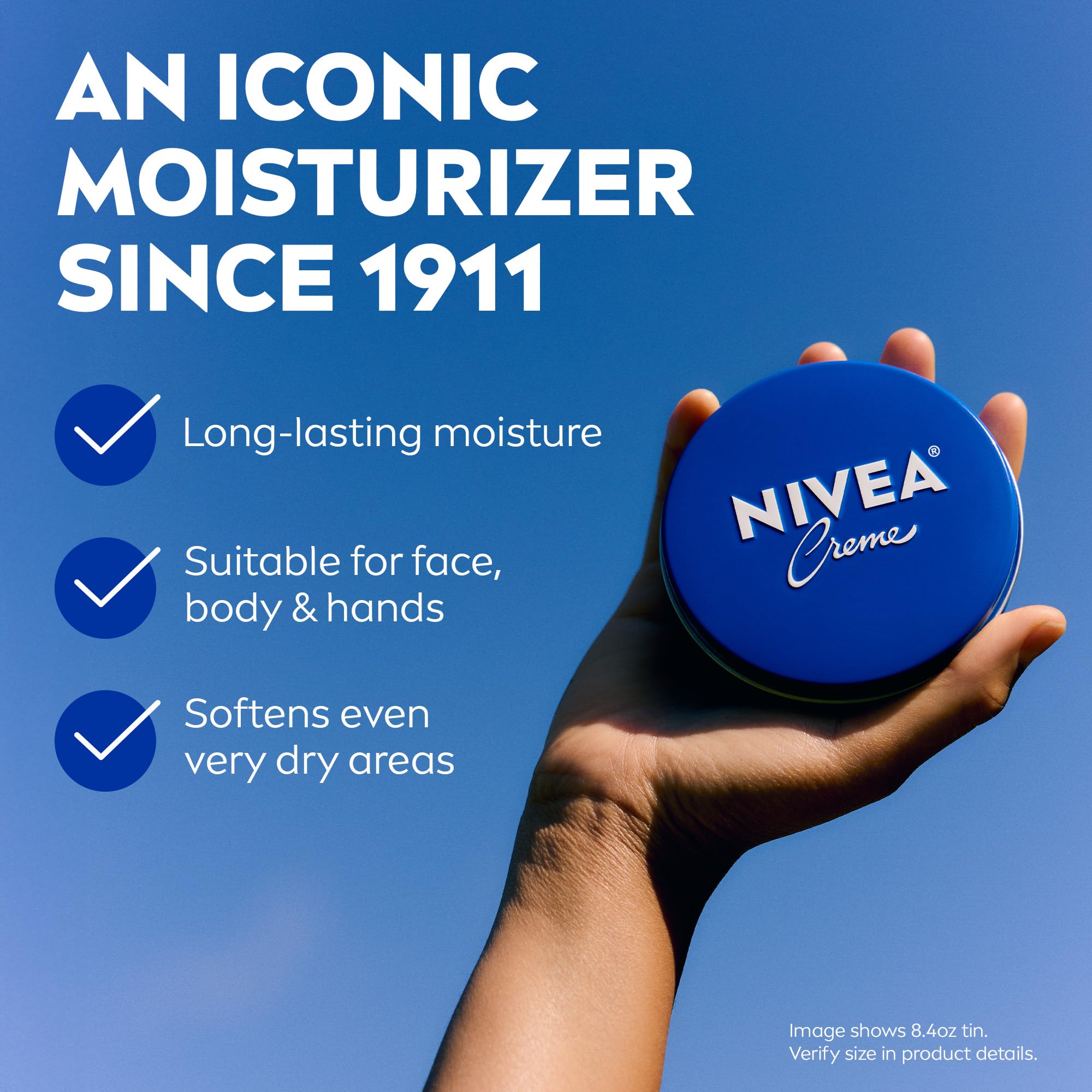 Textura cremosa de NIVEA aplicada en la palma para hidratación suave.