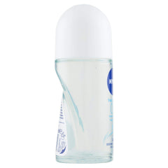 NIVEA fragancia marina en desodorante rodillo para sensación fresca todo el día.