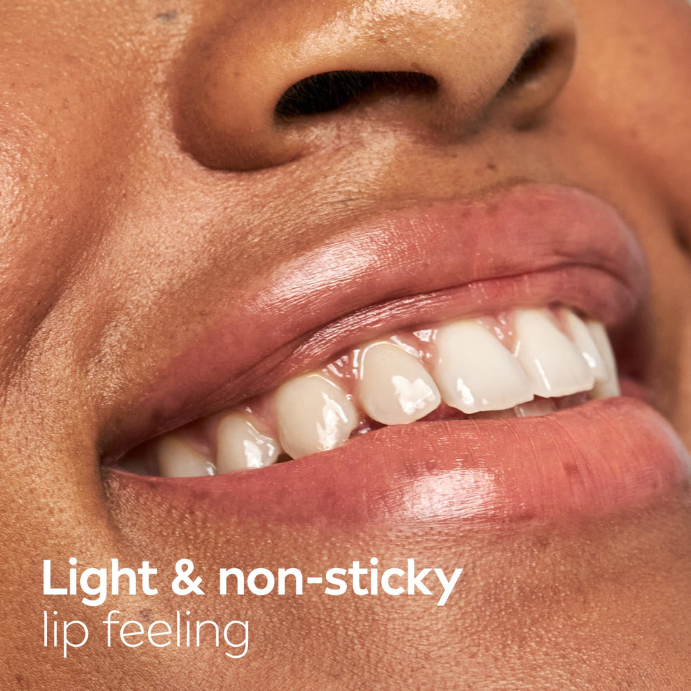 Gift-ready NIVEA lip care set in elegant packaging.