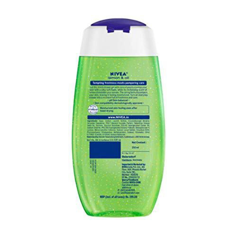 NIVEA Lemon and Oil Shower Gel foam in hand forming a rich lather and aroma.
