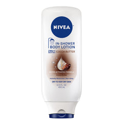 La botella de NIVEA Loción de Ducha con Manteca de Cacao ofrece hidratación instantánea.