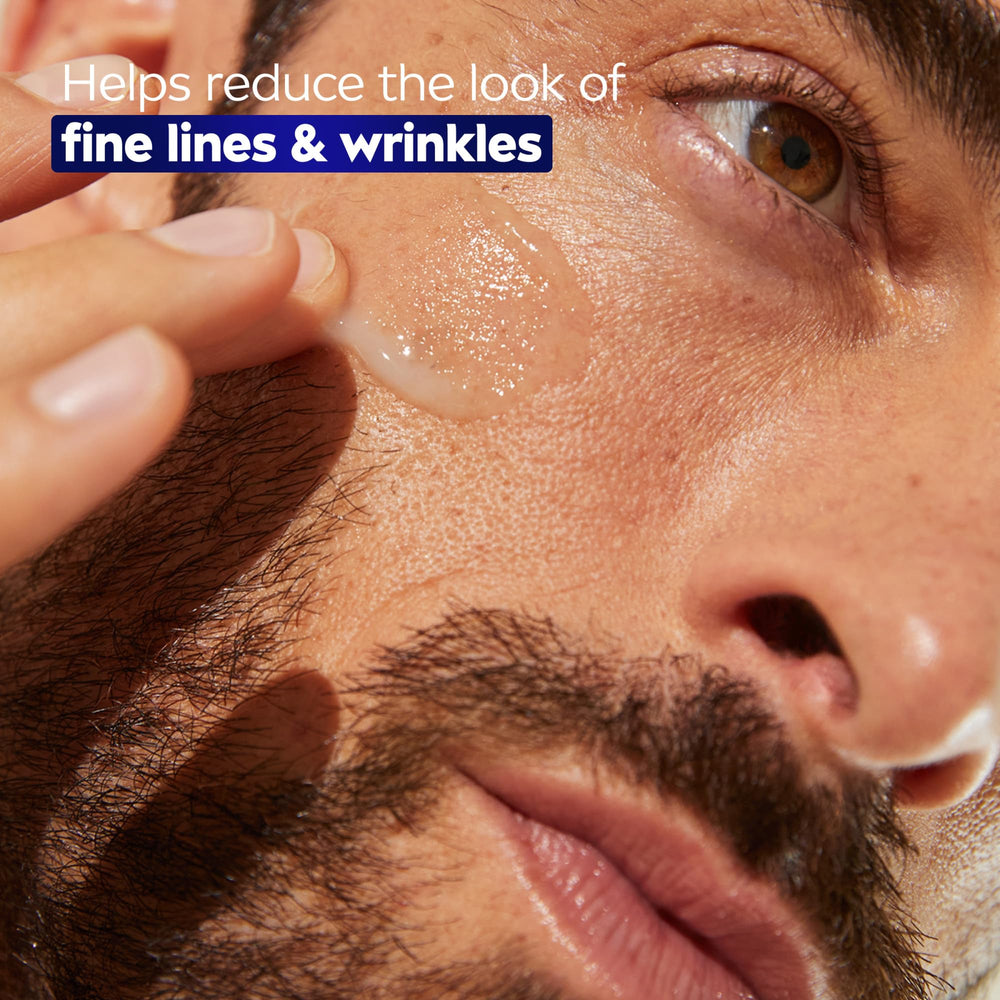 Textura cremosa de NIVEA MEN Age Defense Serum, absorción rápida.
