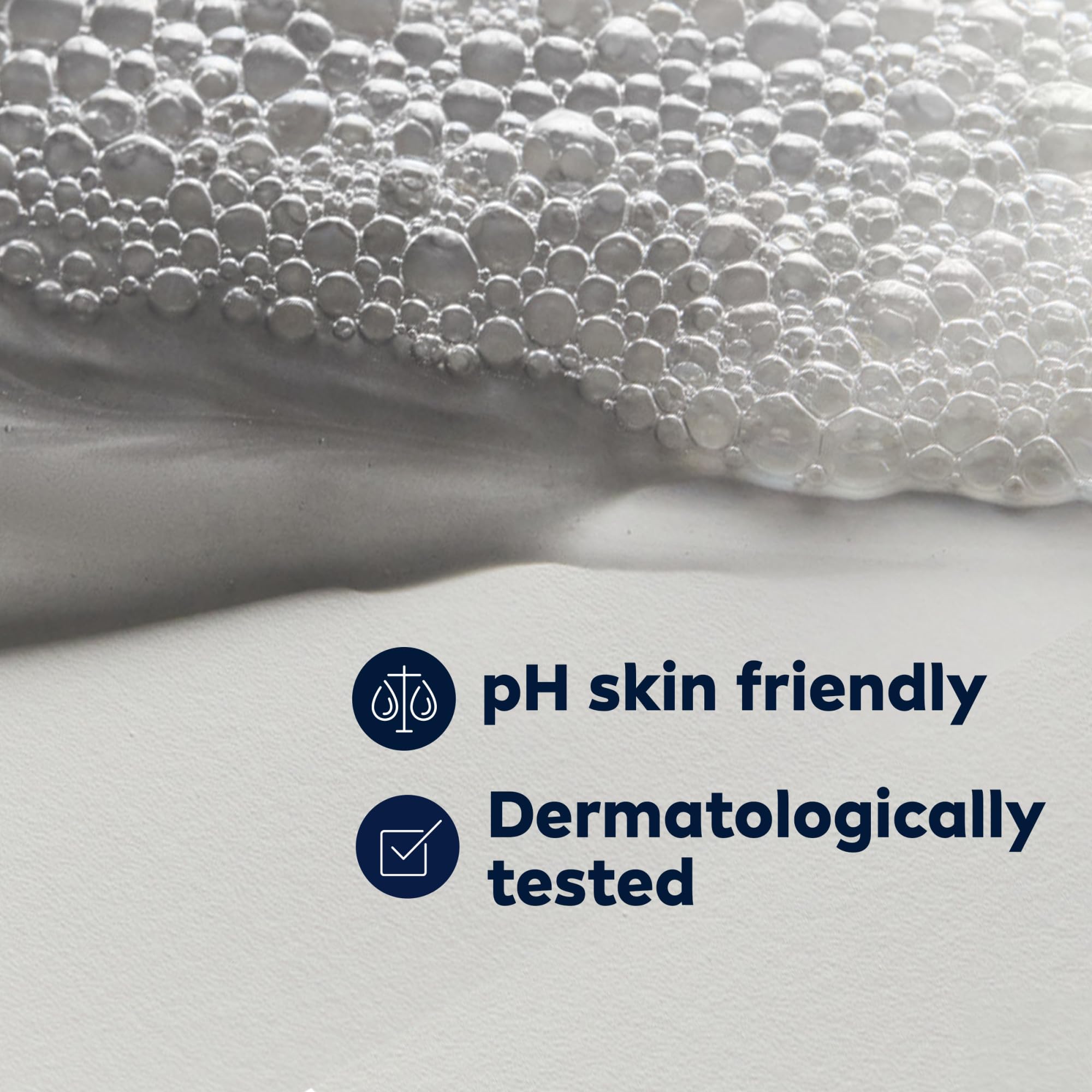 Woody scent label on NIVEA MEN Rock Salts bottle for long-lasting freshness.