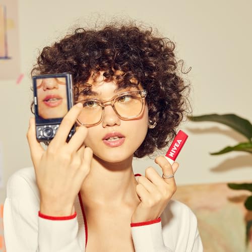 Pack portátil NIVEA de 4 bálsamos labiales para llevar.