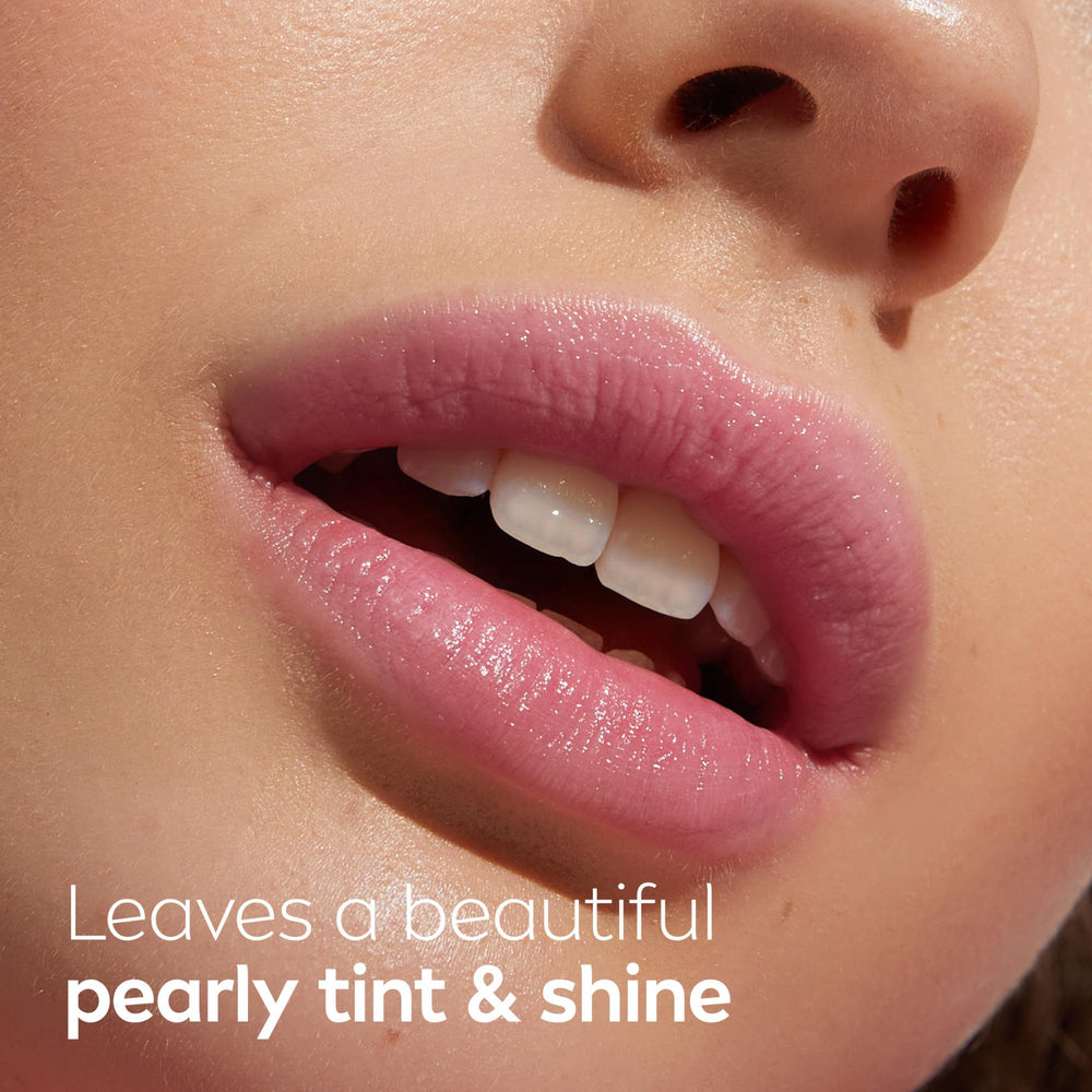 NIVEA Cuidado labial con textura hidratante para comodidad diaria.