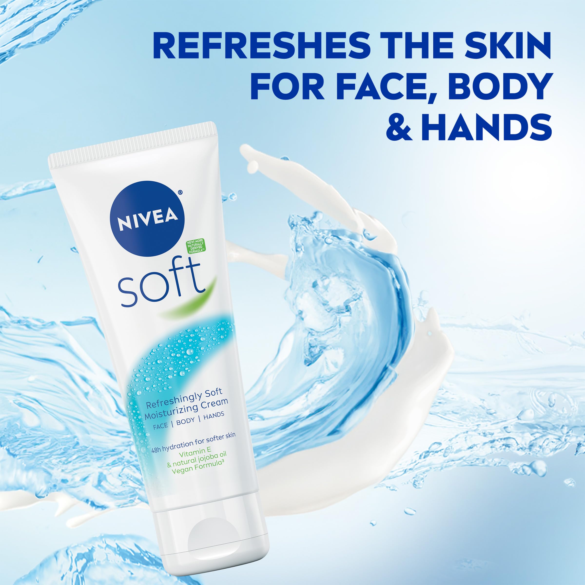 Aplicación en rostro y manos con crema NIVEA Soft.