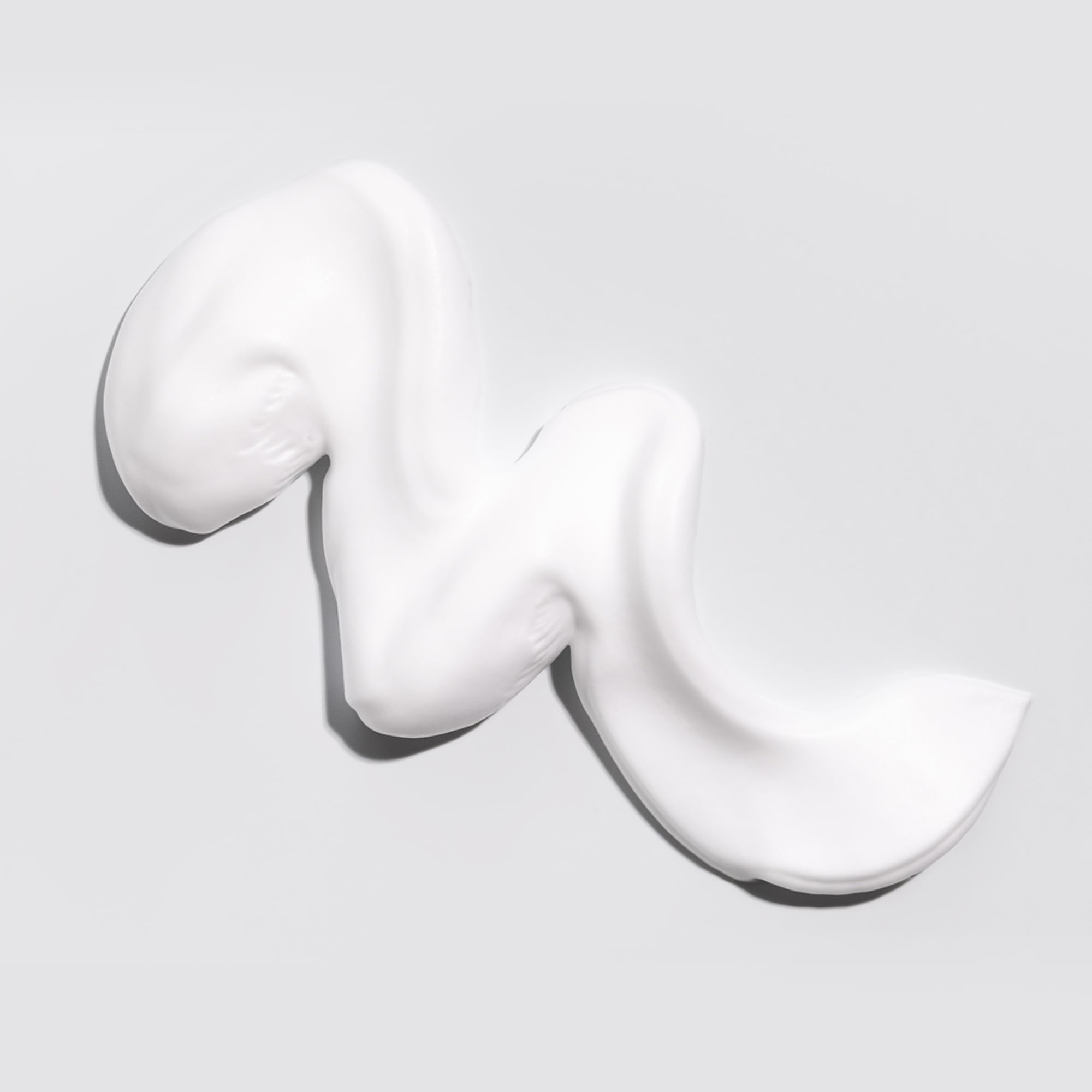 No Nothing Strong Mousse alcohol-free image reflects clean, lightweight volumizing formula.