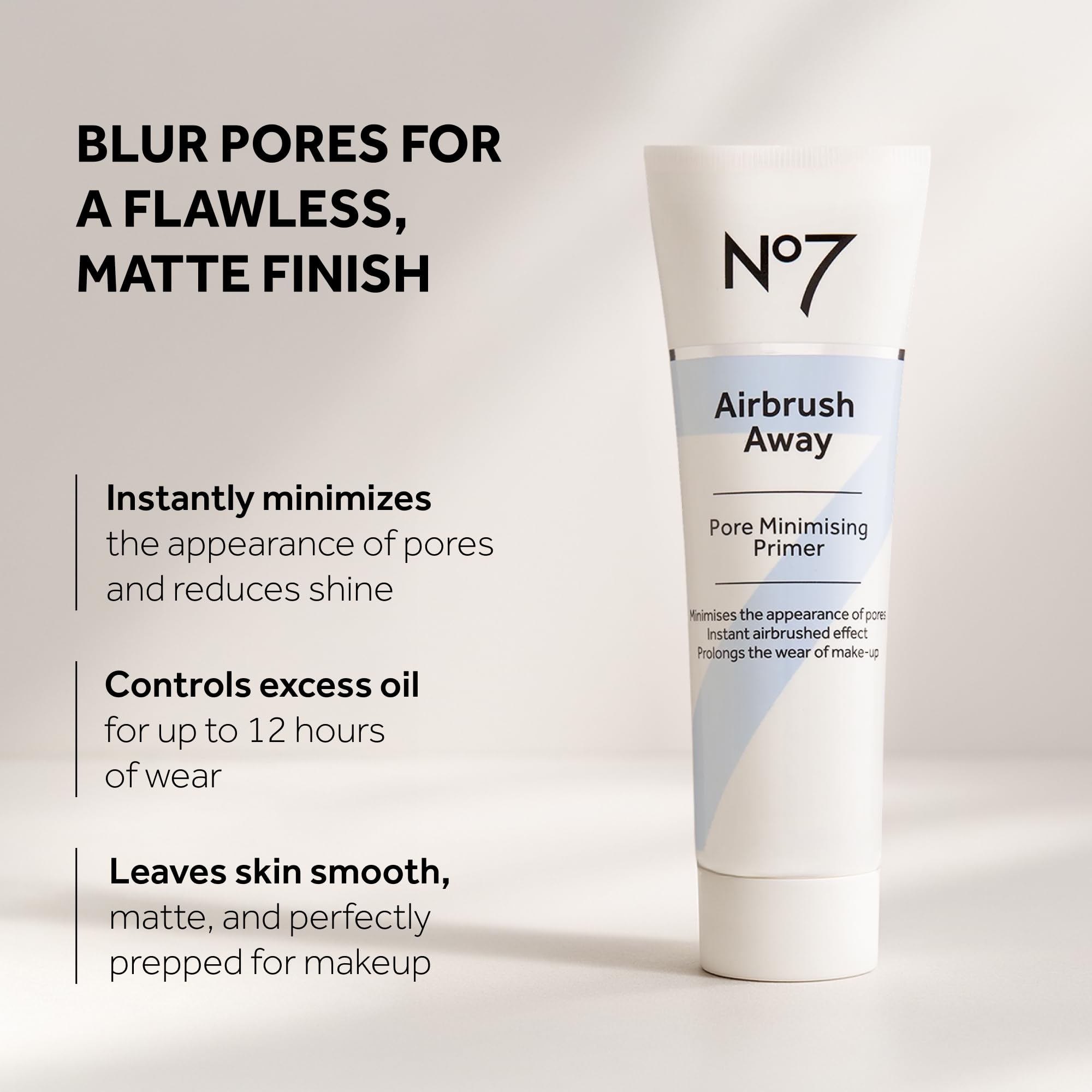 No7 Airbrush Away Primer ofrece acabado mate para piel grasa durante todo el día.