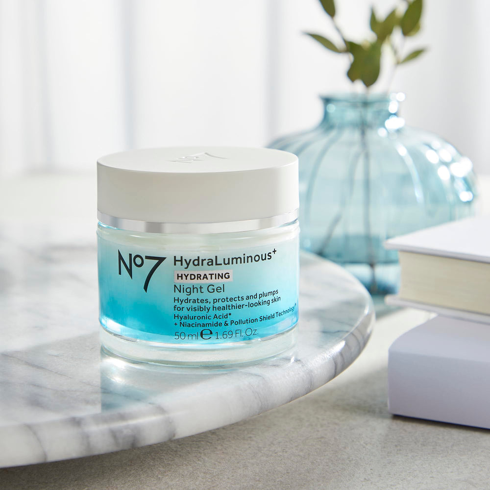 Resultados de consumo de No7 HydraLuminous+: piel más hidratada y saludable.