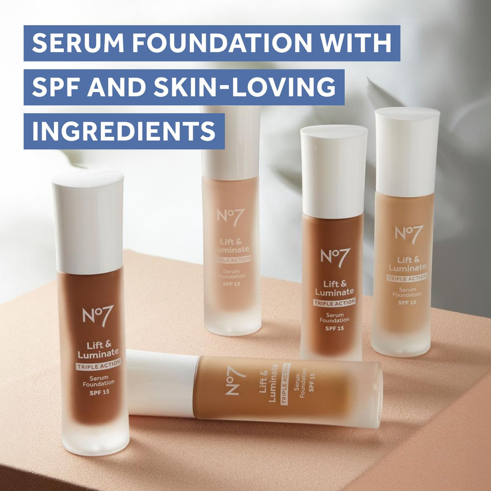 No7 Lift Luminate SPF 15 ofrece protección suave con brillo natural.