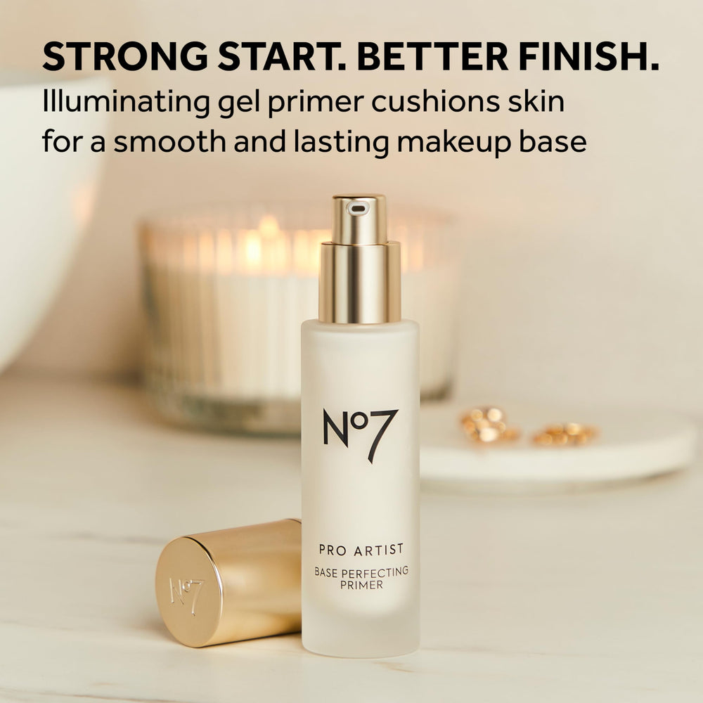 Se observa una muestra de color de No7 Pro Artist Base Iluminador para acabado radiante