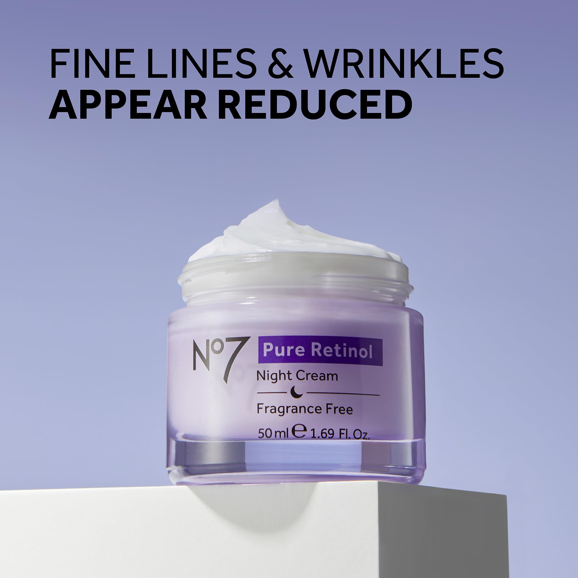 Textura suave de No7 Pure Retinol Night Cream para absorción rápida.