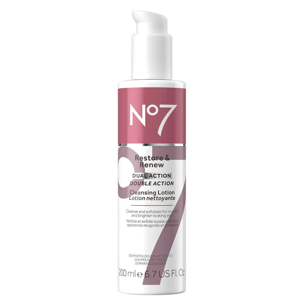 No7 Restore y Renew limpiador facial en botella, elimina maquillaje con suavidad.