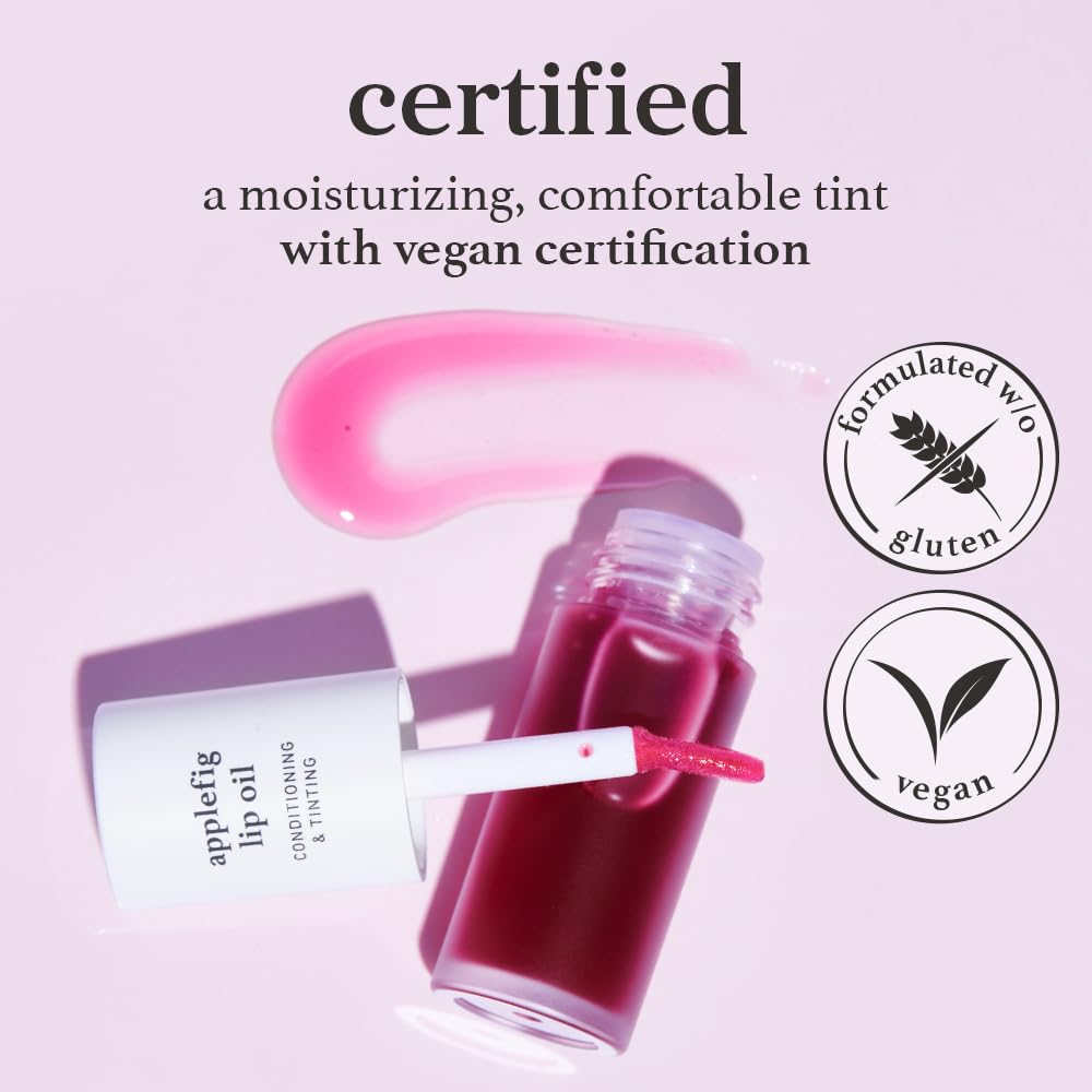 Nooni lip oil travel-friendly compact is perfect for daily touch-ups.
