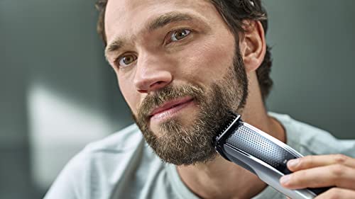 Norelco 5500 can be used while charging for uninterrupted grooming