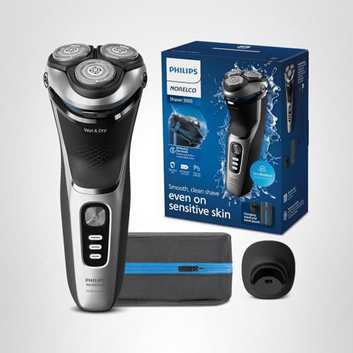 Norelco Shaver 3900 included accessories, travel pouch and charging stand.