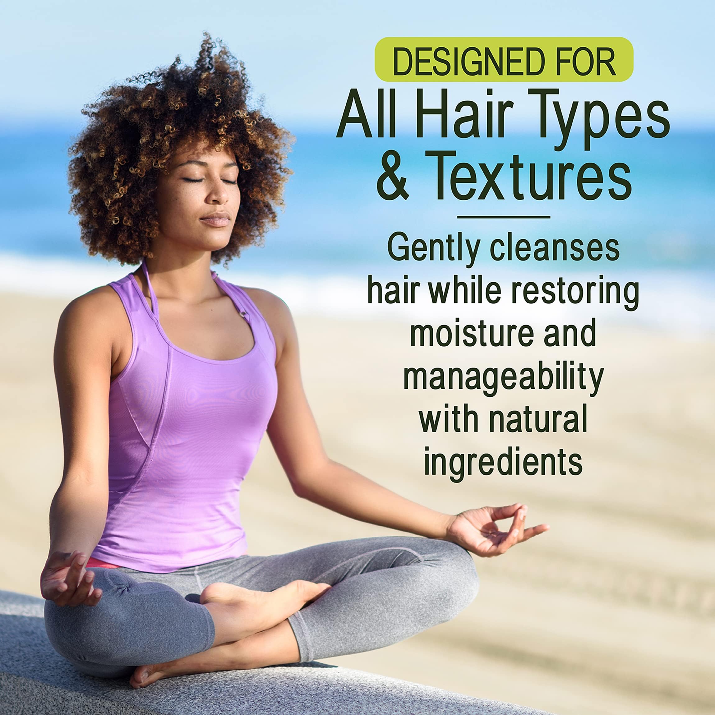 Nothing But Clarifying Shampoo, persona sosteniendo el producto para cuidado capilar