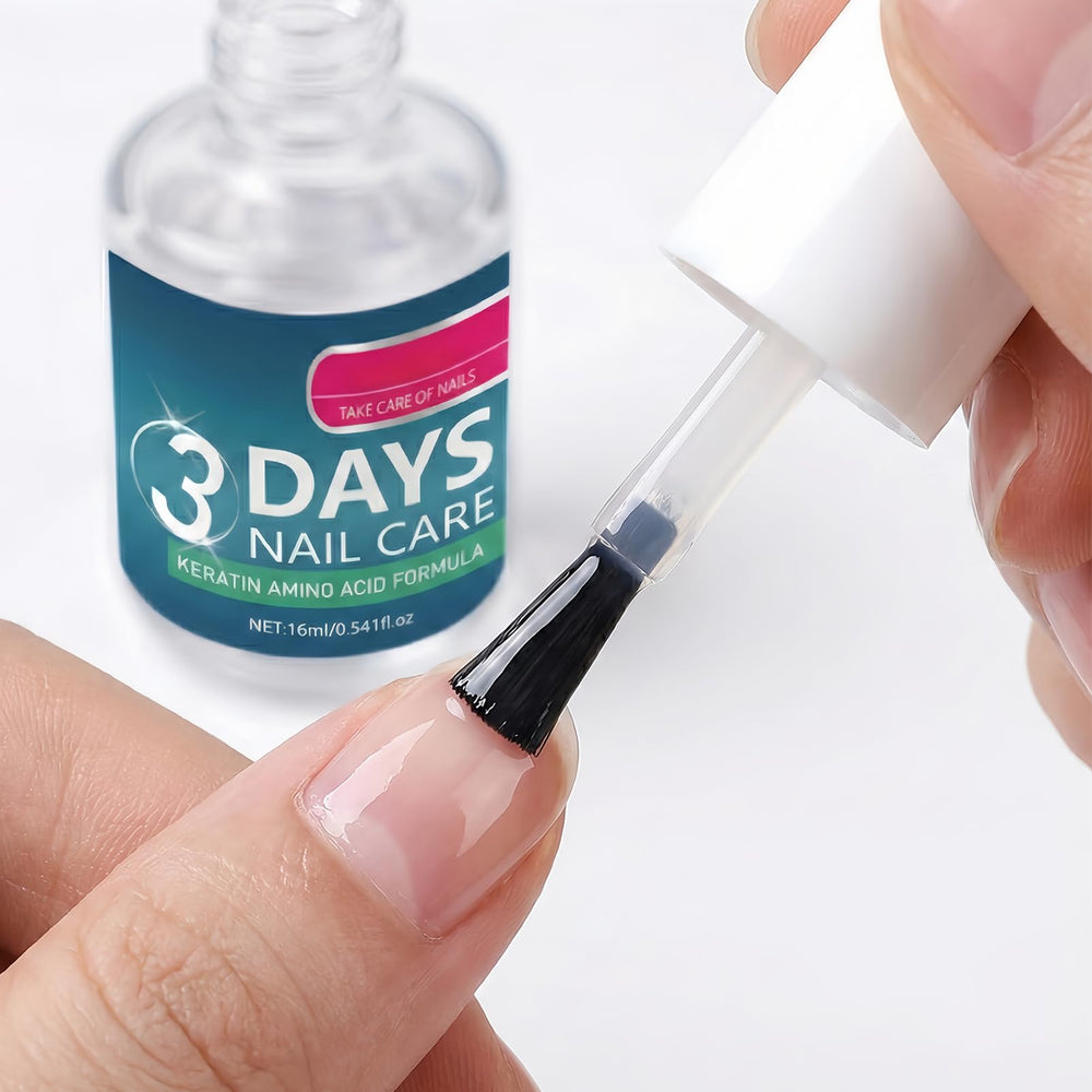NovaCharm clear gloss layer adds natural shine to bare nails.