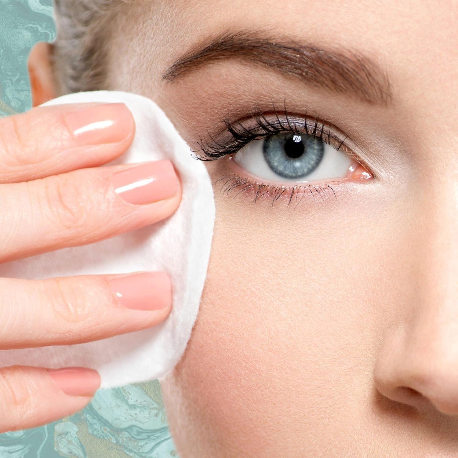 NOVEHA eyelid wipes travel pack for easy hygiene on trips