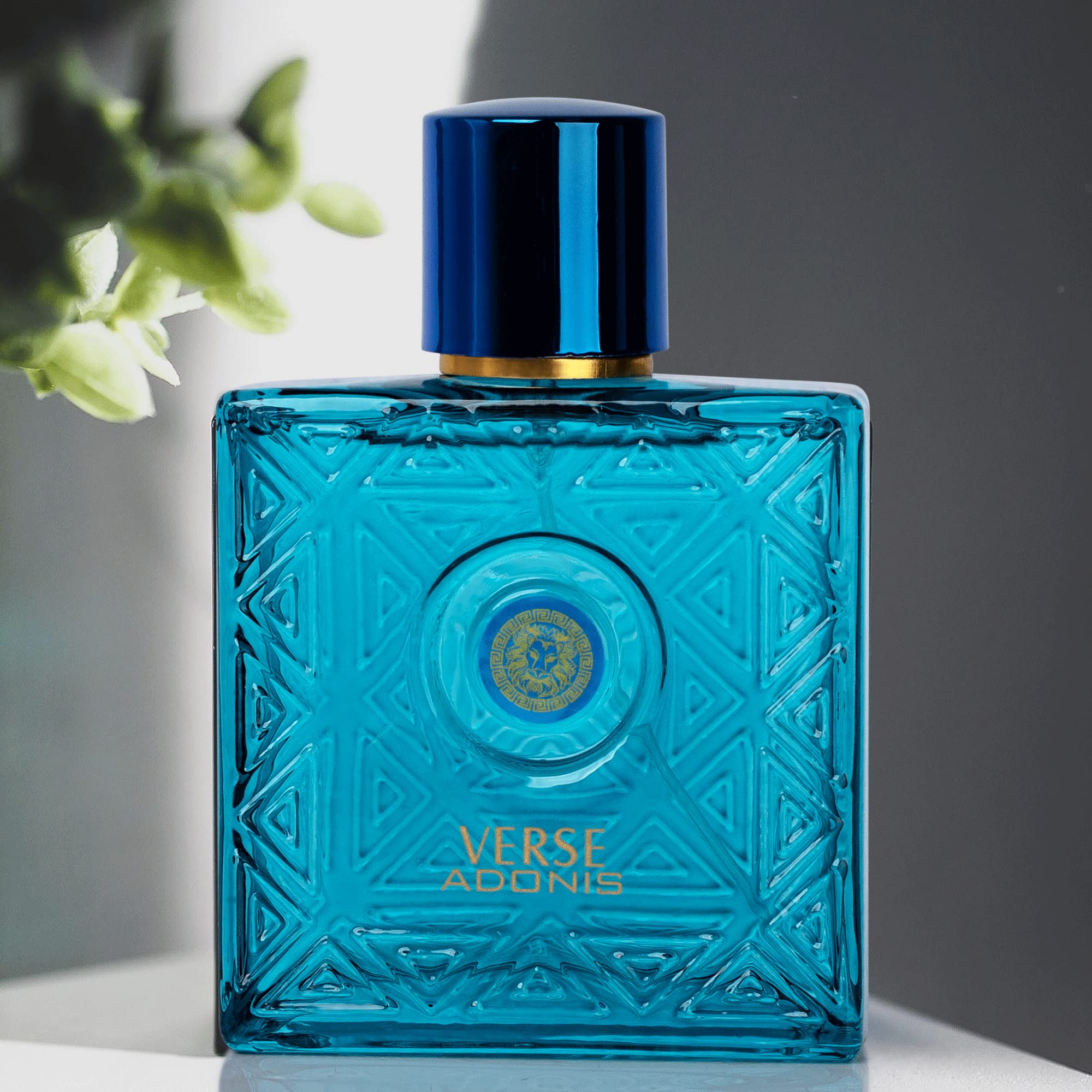 NovoGlow Verse Adonis label close-up, premium branding details.