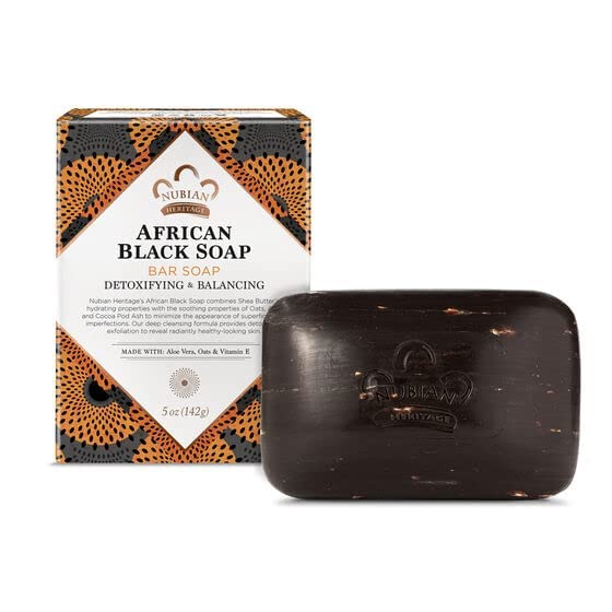 Jabón Nubian Heritage, manteca de karité hidrata durante la limpieza.
