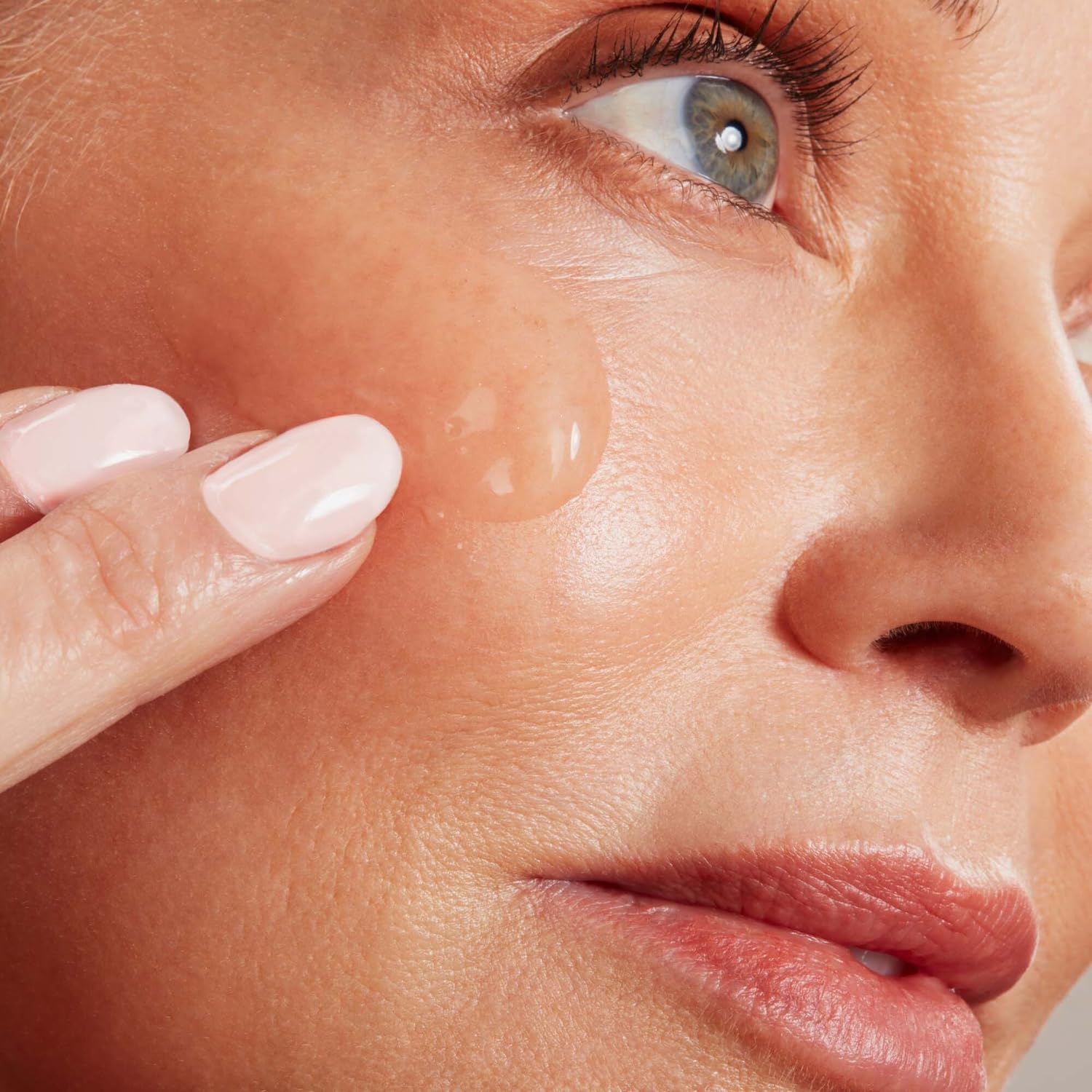 NuFACE Aqua Gel Activator IonPlex technology closeup boosts ionic conduction.